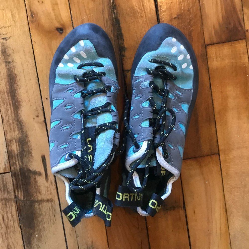 Climbing shoes